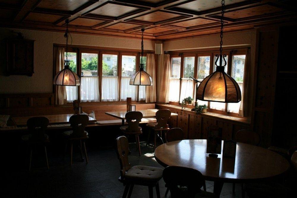 Italian Lifestyle Hotel & Osteria Chartreuse トゥーン エクステリア 写真